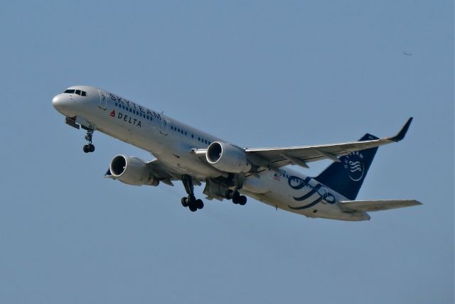 BOEING 727-200 (N722TW)