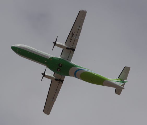 Bombardier CRJ-1000 (EC-MOL) - TAKING OFF WITH WIND OF COMPONENT SOUTH