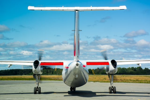 de Havilland Dash 8-100 (CRQ503)