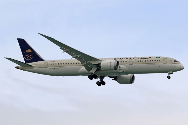 Boeing 787-9 Dreamliner (HZ-ARH)
