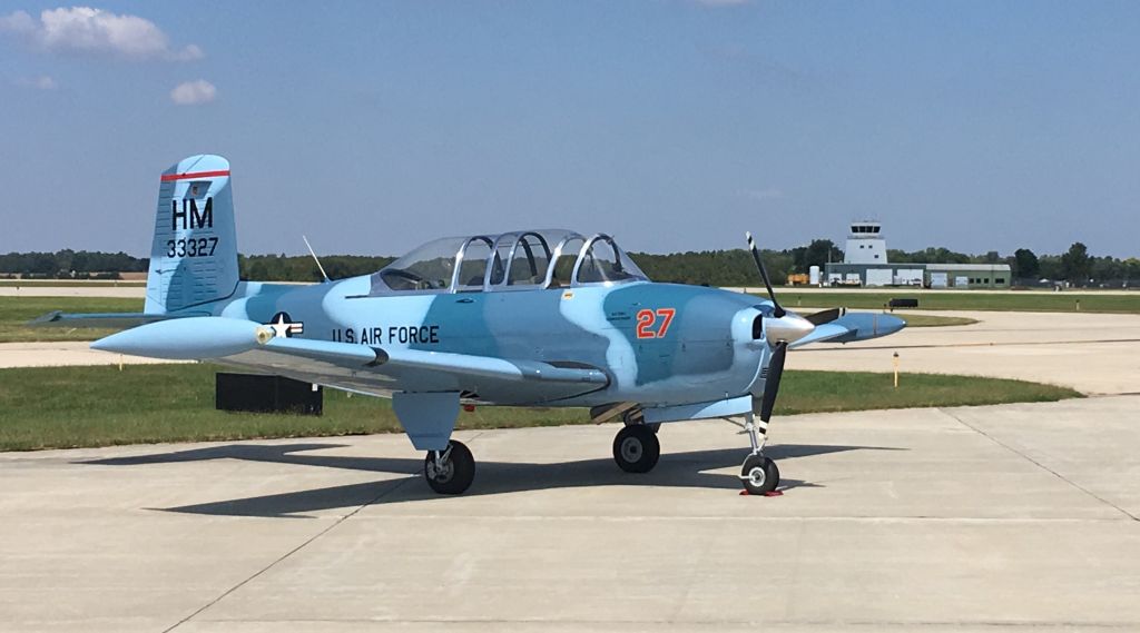 Beechcraft Mentor (N34MK) - Was on my 150nm XC for my PPL, grabbed something to cool off at the KJVL diner, and saw this guy!
