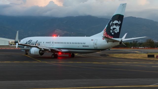 Boeing 737-700 (N538AS)