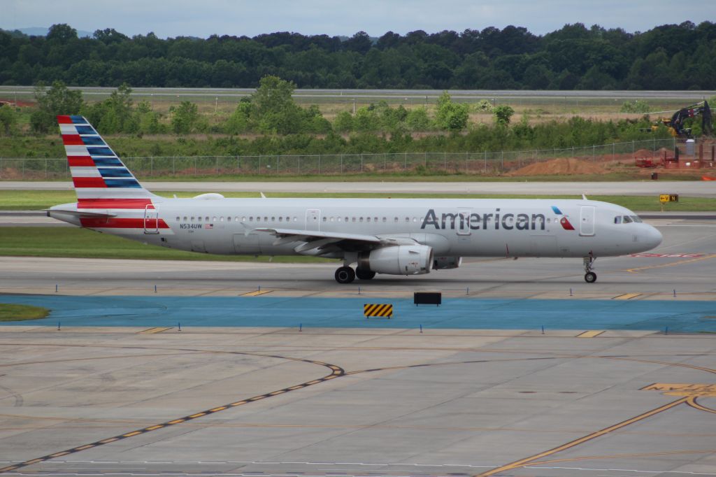 Airbus A321 (N534UW)