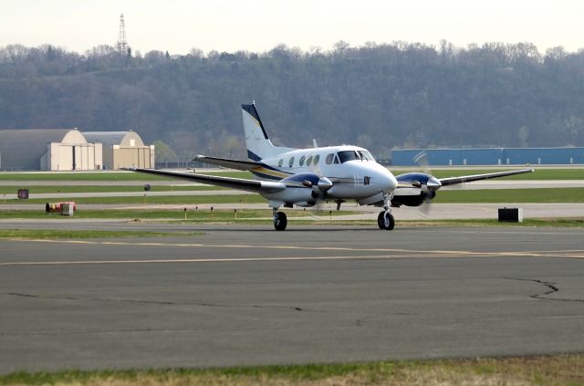 Beechcraft King Air 90 (N55MN)