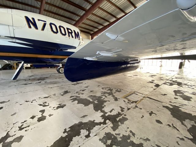 Lockheed Jetstar 2 (N700RM) - Not one, but *two* Jetstars in one hangar. Just love the look of these.