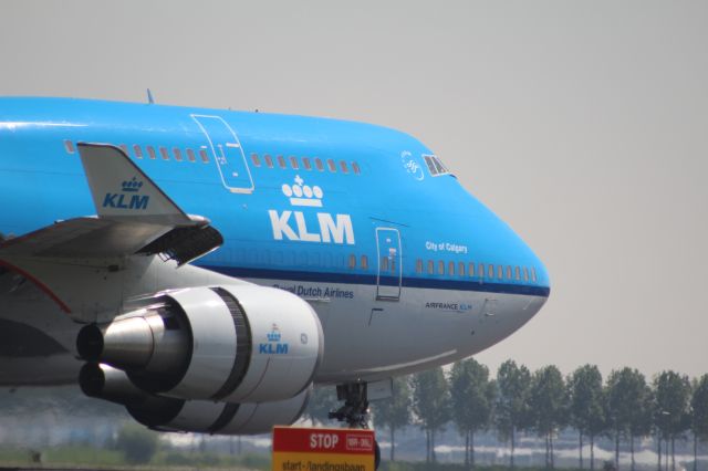 Boeing 747-200 (N747) - city of Calgary