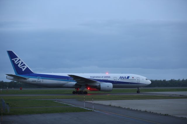 Boeing 777-200 (JA8199) - 24 July 2015: HND-HKD