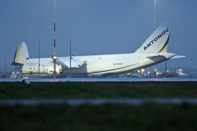 Antonov An-124 Ruslan (UR-82027)