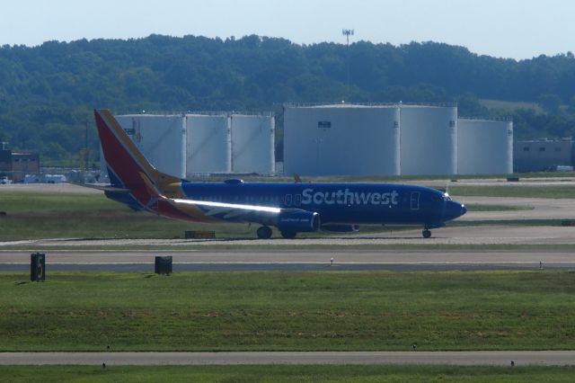 Boeing 737-700 (N8515X)