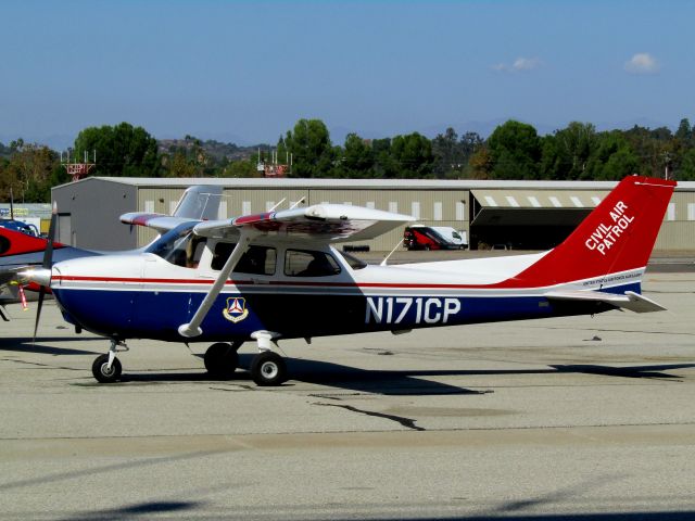Cessna Skyhawk (N171CP) - On the ramp