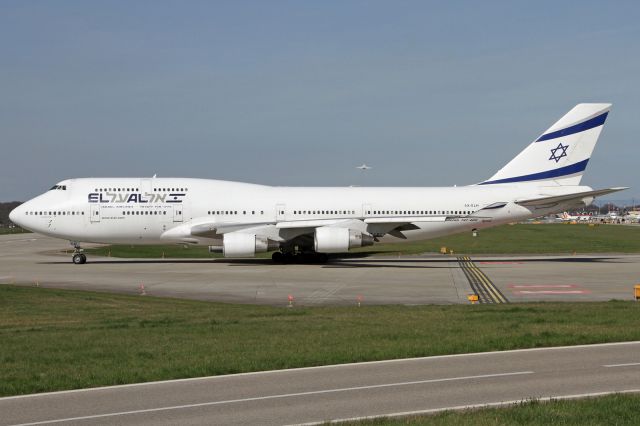 Boeing 747-400 (4X-ELH)