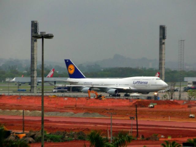 Boeing 747-200 (D-ABVM)