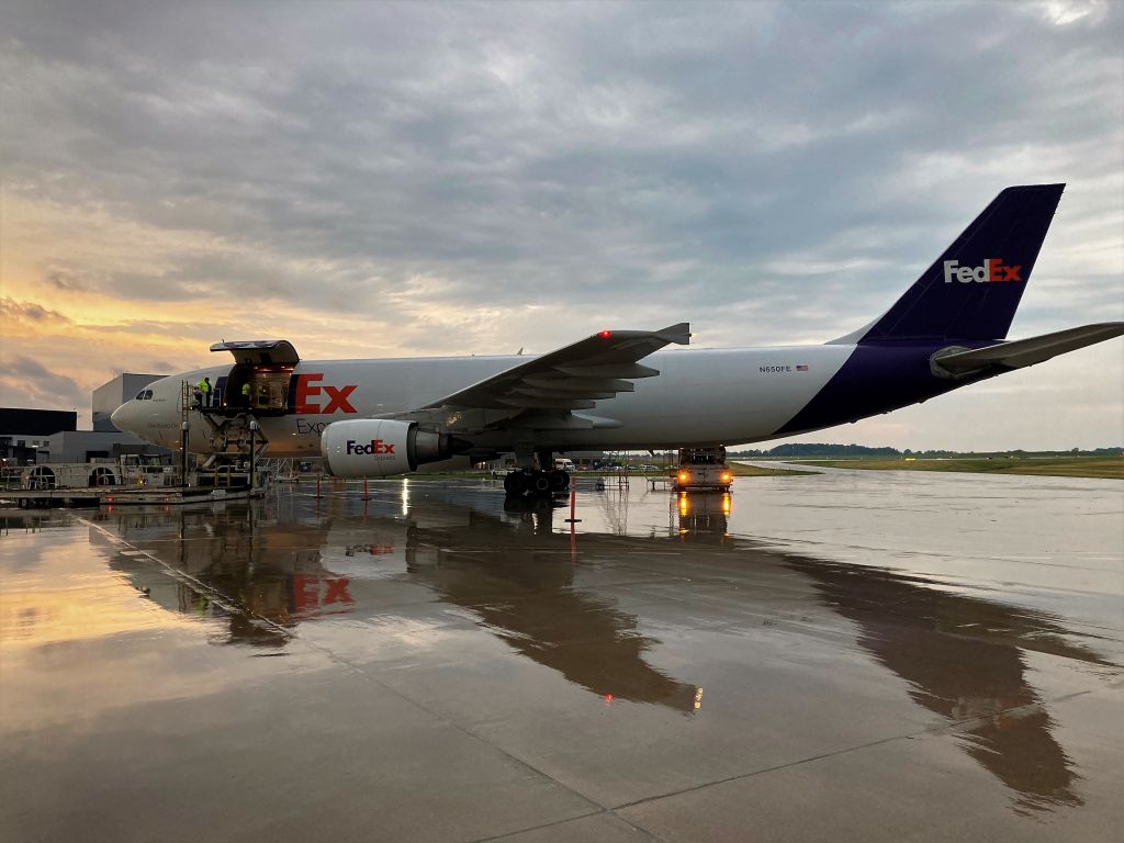 N650FE — - Avery wet cargo ramp area immediately after the summer storm.br /br /Flight 325 moments from departure for Madison WI & Memphis TN. 