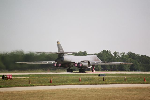 — — - B-1 B from  Ellsworth AFB Rolling at Oshkosh 2008