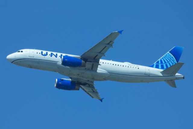 Airbus A320 (N407UA)