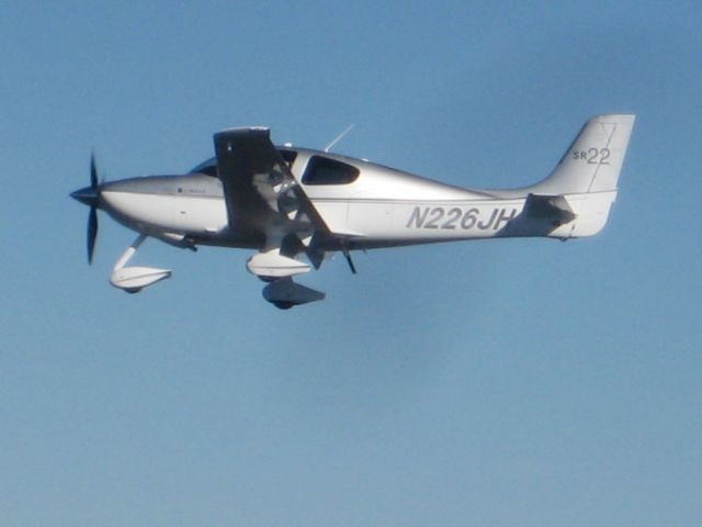 Cirrus SR-22 (N226JH)