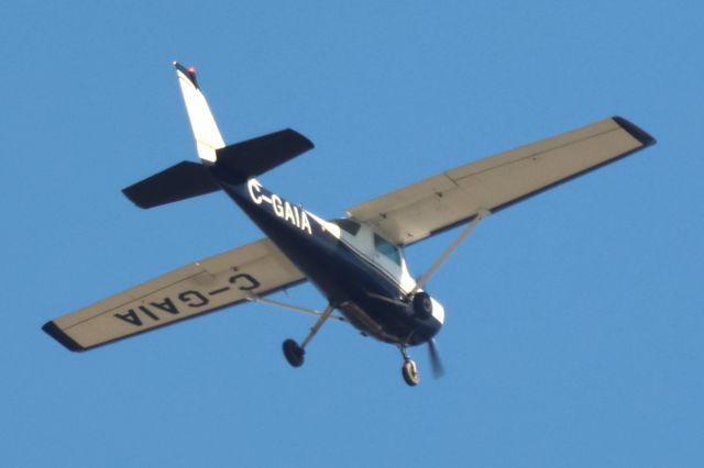 Cessna 152 (C-GAIA) - C-GAIA Cessna Commuter 152 Cargair Ltd. Survolant la ville de Lavaltrie QC. Le 28-04-2025 à 10:44.
