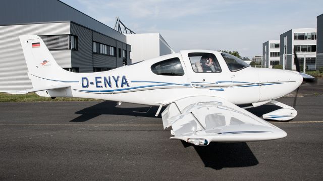 Cirrus SR-20 (D-ENYA)