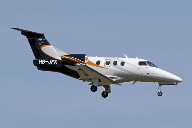 Embraer Phenom 100 (HB-JFK)