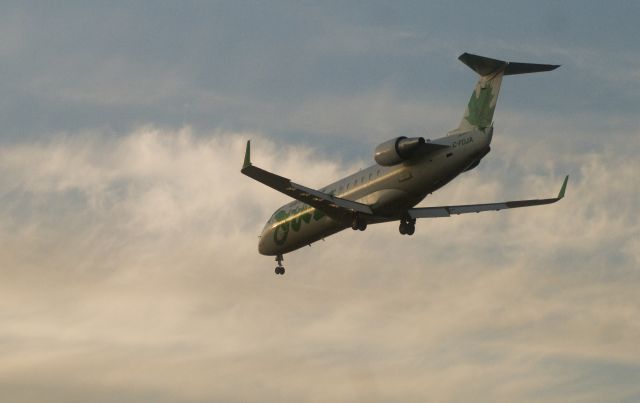 Canadair Regional Jet CRJ-200 (C-FDJA)