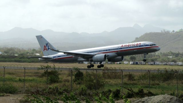 Boeing 757-200 (N642AA)