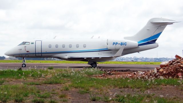 Bombardier Challenger 300 (PP-BIC)