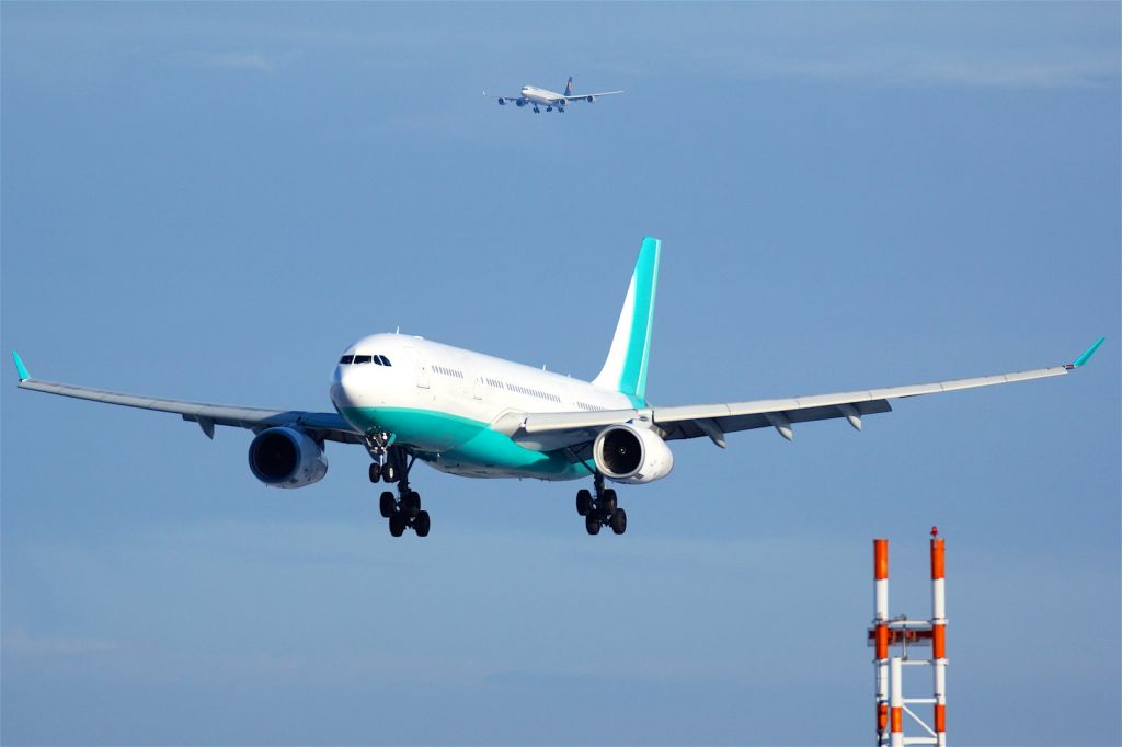 Airbus A330-200 (CS-TFZ)