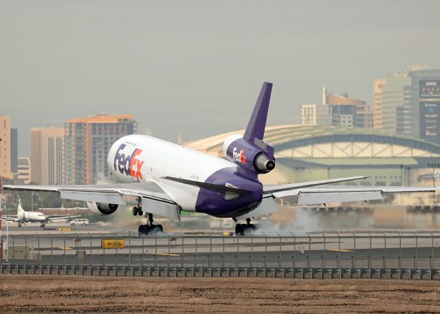 McDonnell Douglas DC-10 (N359FE)
