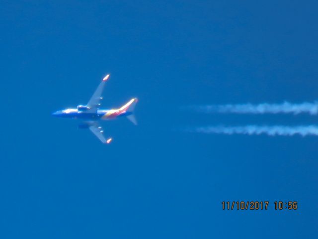 Boeing 737-700 (N7843A)