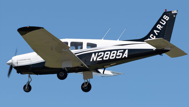 Piper Cherokee (N2885A)