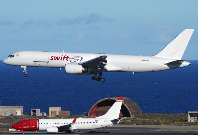 Boeing 757-200 (EC-NQJ)