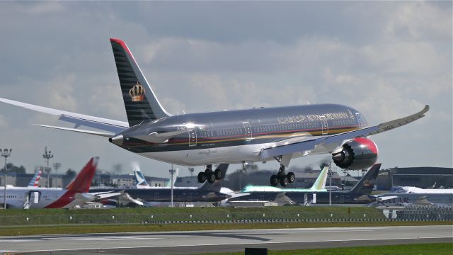 Boeing 787-8 (JY-BAC) - BOE715 on final to Rwy 16R to complete its maiden flight on 10/1/14. (LN:219 / cn 37164). 