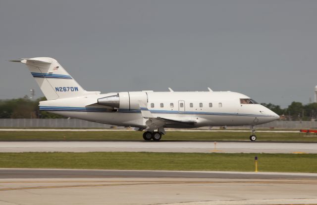 Canadair Challenger (N267DW) - Smooth touchdown.