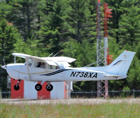 Cessna Skyhawk (N738XA)