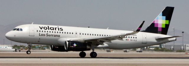 Airbus A320 (XA-VLO) - Please change the size to full screen to decrease the blurriness.
