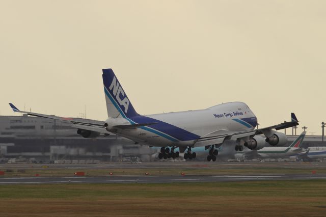 Boeing 747-400 (JA06KZ)