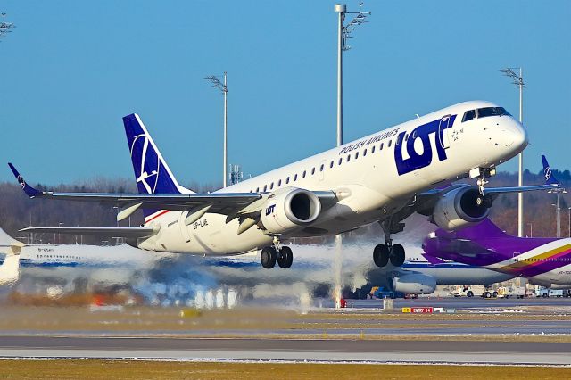 Embraer ERJ-190 (SP-LNE)