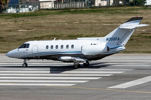 Hawker 800 (N355FA)