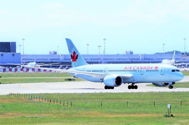 Boeing 787-8 (C-GHQQ)