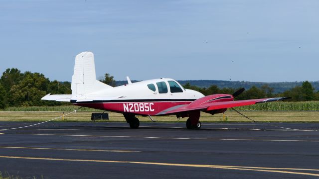 Beechcraft Travel Air (N2085C)