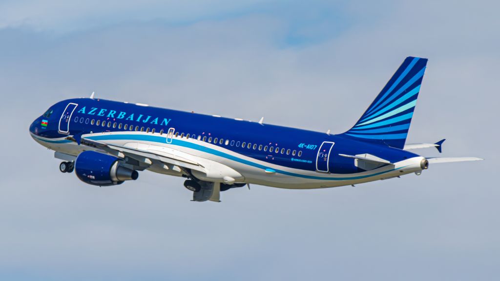 Airbus A320 (4K-AI07)