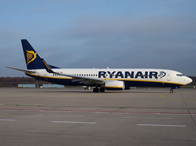 Boeing 737-800 (EI-ENM)