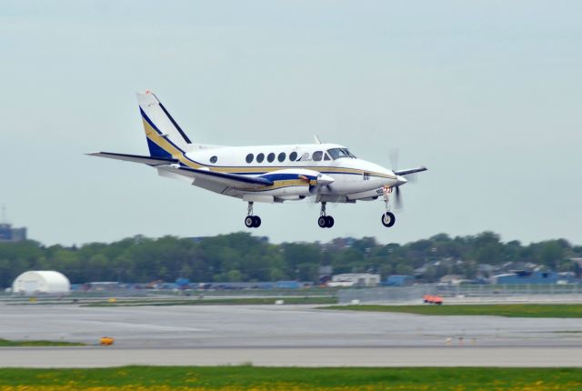 Beechcraft King Air 100 (C-FDOU)