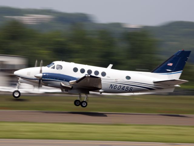 Beechcraft King Air 100 (N6045S)