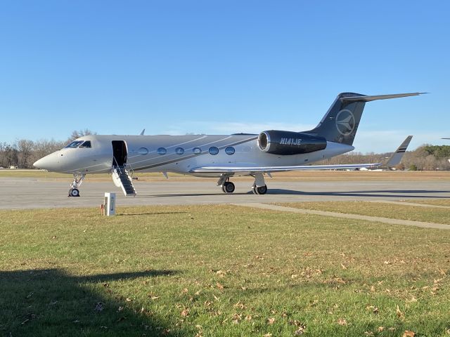 Gulfstream Aerospace Gulfstream IV (N141JE) - Date Taken: November 9, 2022br /There were 3 private jets at KLOZ this evening, which are two Gulfstream IVs, and one Dassault Falcon 900!