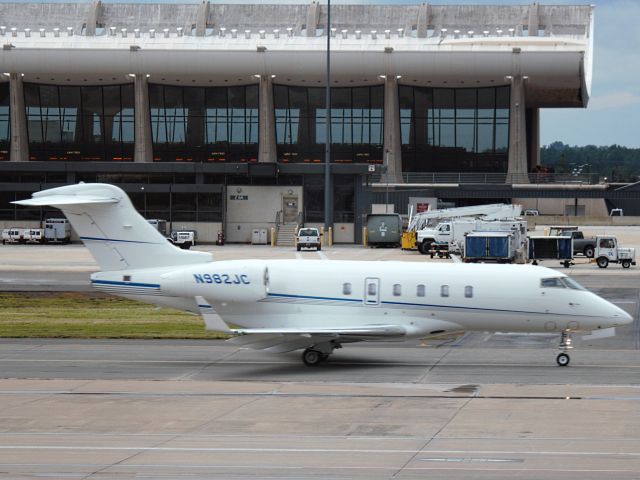 Bombardier Challenger 300 (N982JC) - Taxiing on 6/13/13