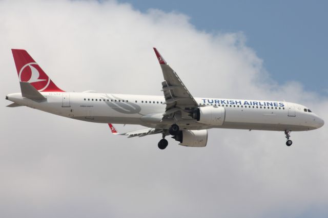 Airbus A321neo (TC-LTJ)