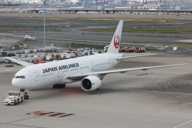 Boeing 777-200 (JA710J)