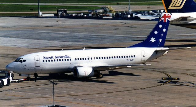 BOEING 737-300 (VH-CZO) - Boeing 737-377A VH-CZO of Ansett at Melbourne Airport 1986