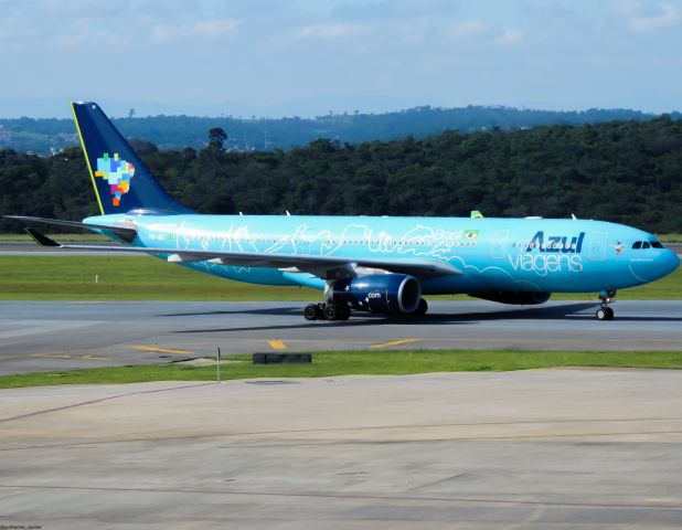 Airbus A330-200 (PR-AIU)